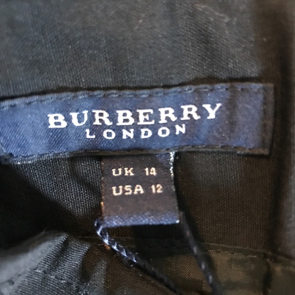 💯‼️ Authentic Burberry pleated black miniskirt. - Picture 3 of 4